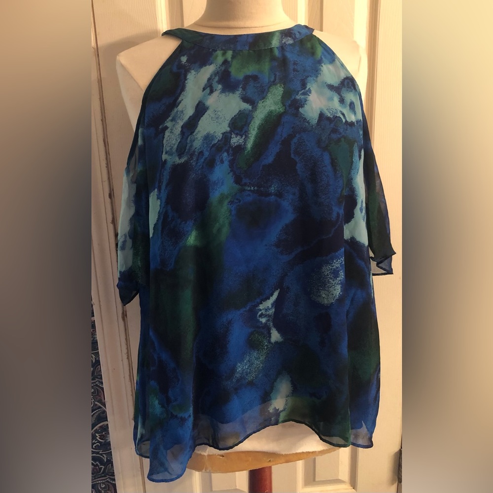 * Nwot CeCe cold shoulder top large multi colored